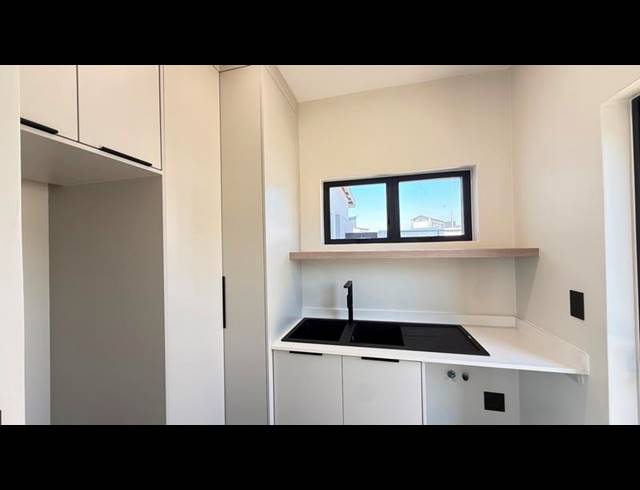 4 BEDROOM HOUSE FOR SALE IN FOUNTAINBROOK ESTATE